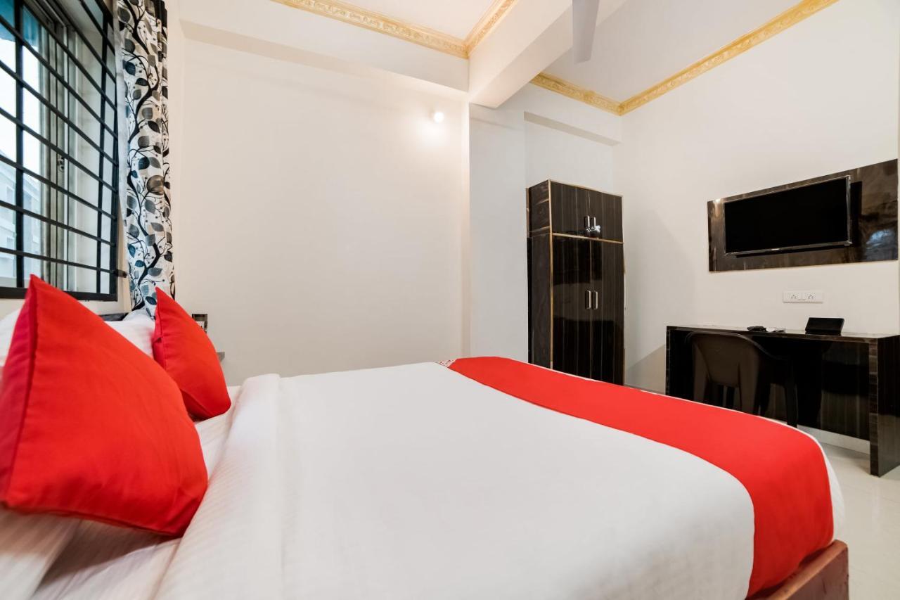 Oyo 40726 Classic Guest House Σιλόνγκ Εξωτερικό φωτογραφία