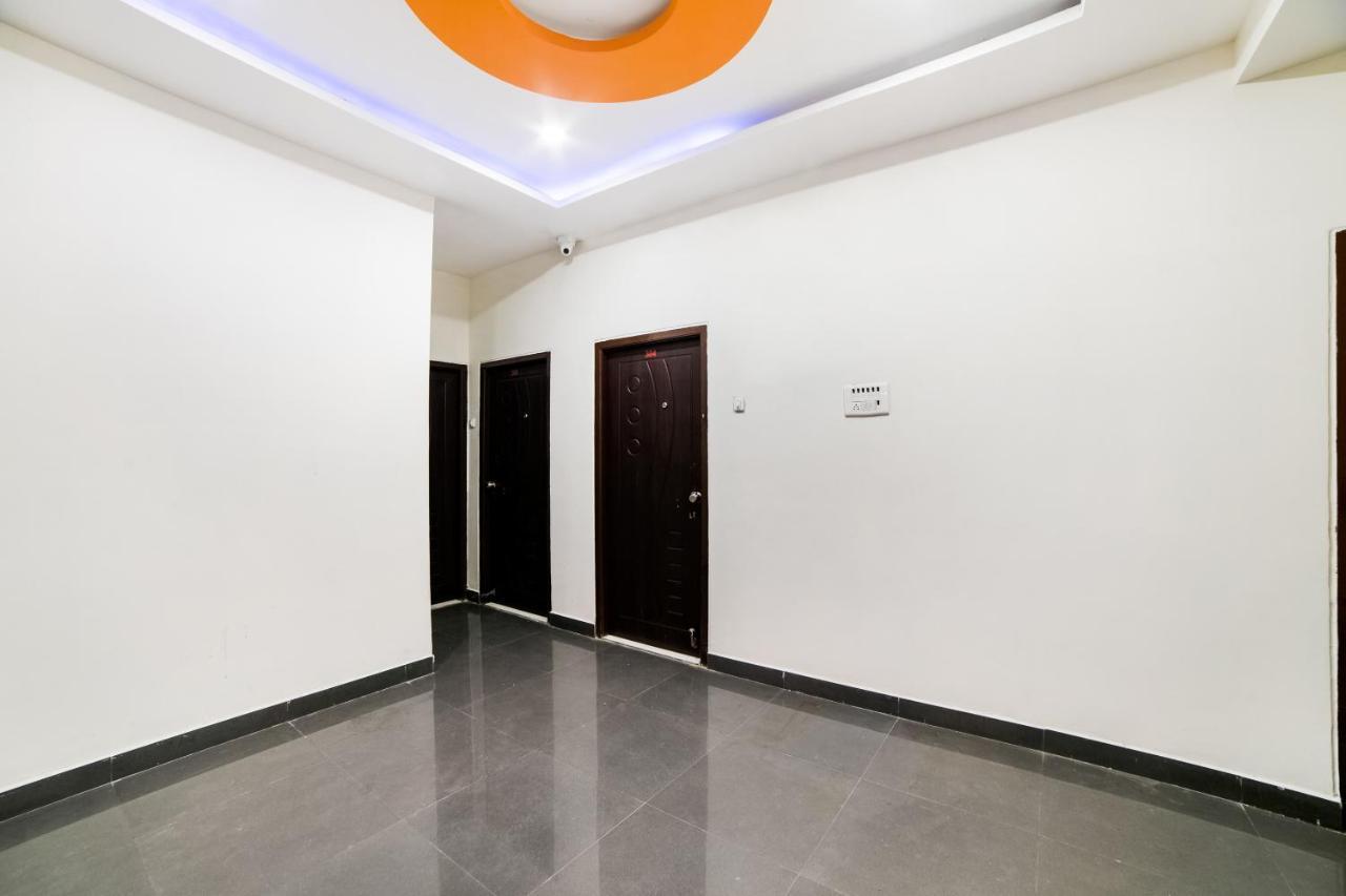 Oyo 40726 Classic Guest House Σιλόνγκ Εξωτερικό φωτογραφία